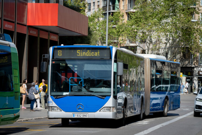 EMT Palma Refuerza Autobuses para el Partido RCD Mallorca vs RCD Espanyol