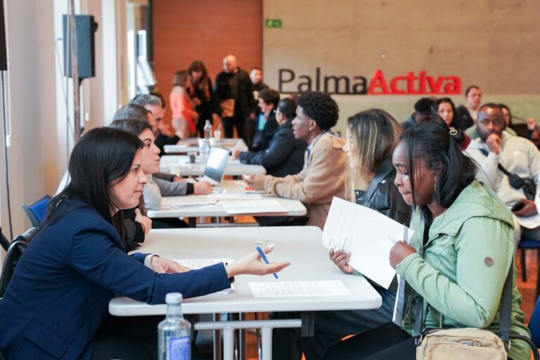 PalmaActiva: Más de 2.800 Entrevistas en el Mes del Empleo 2025