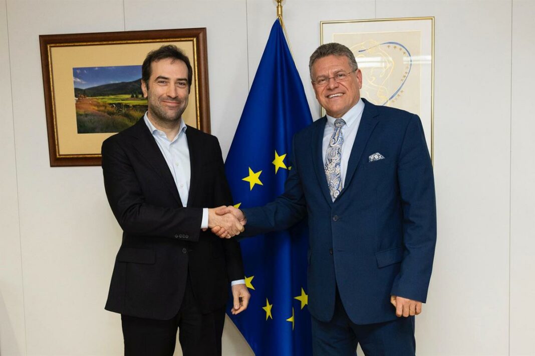 El ministro Carlos Cuerpo y el comisario europeo de Comercio y Seguridad Económica, Maroš Šefčovič