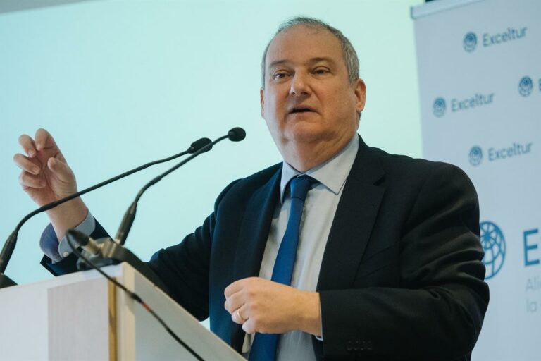 El ministro de Industria y Turismo, Jordi Hereu, interviene en el foro Solytur.