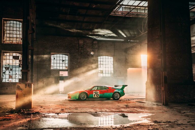 Art Dubai 2025: BMW Celebra 50 Años con Warhol y Nuevas Conversaciones