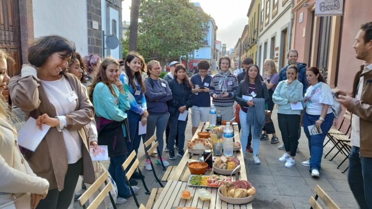 Descubre La Laguna: Nuevas Rutas Culturales de Walk & Talk 2025