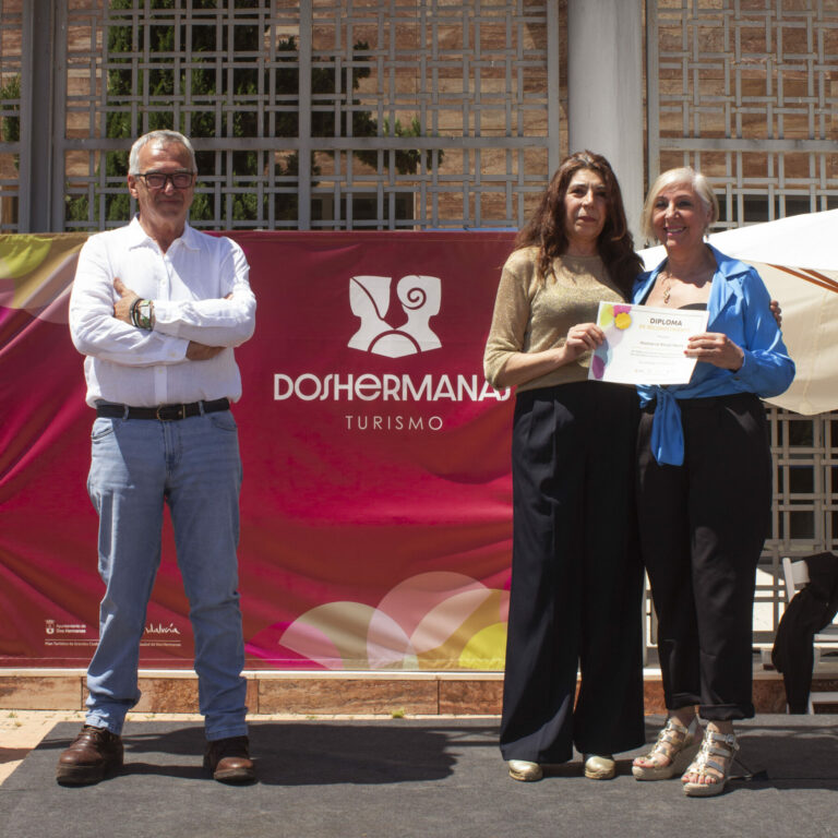 Descubre el éxito del festival EntreTapas en Dos Hermanas: un banquete familiar