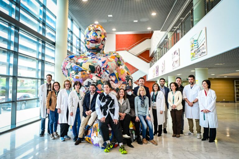 Inauguran la escultura ‘La madre’ de Ela Fidalgo en Son Espases