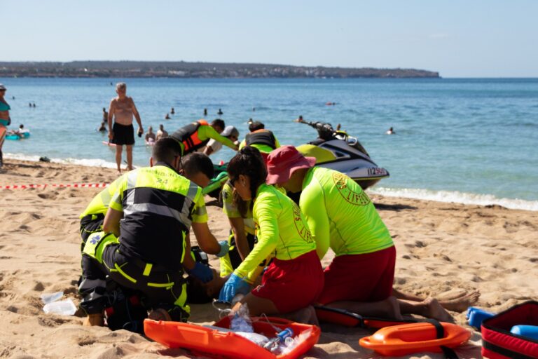 Inicio de Temporada de Playas en Palma: 41 Socorristas Listos para Ayudar