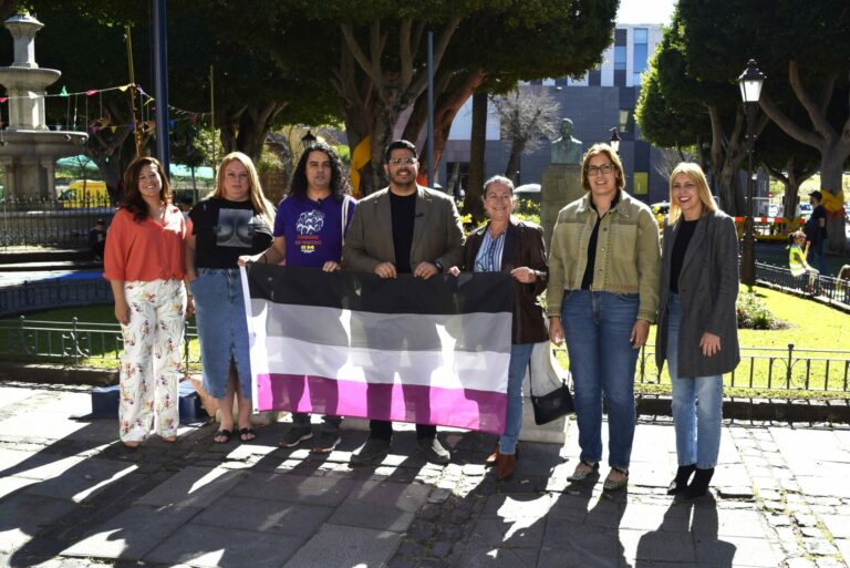 La Laguna celebra el Día de la Visibilidad Asexual con izado de bandera
