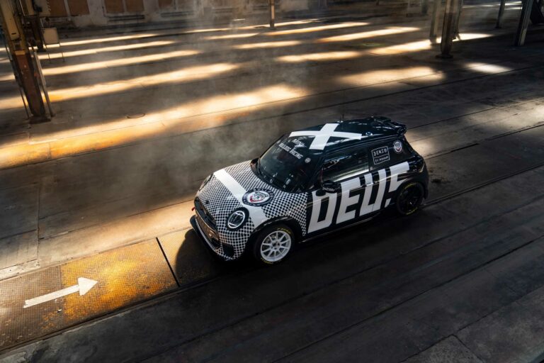 MINI John Cooper Works y DEUS: Estilo y Velocidad en las 24 Horas de Nürburgring