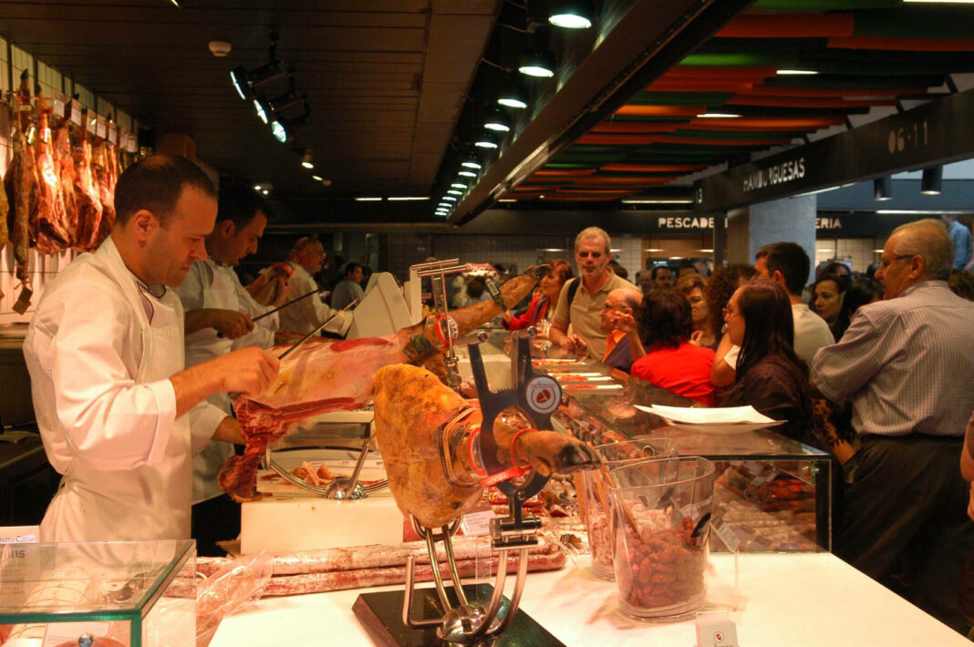 Madrid lanza escuelas de formación en Hostelería, Oficios y Digital