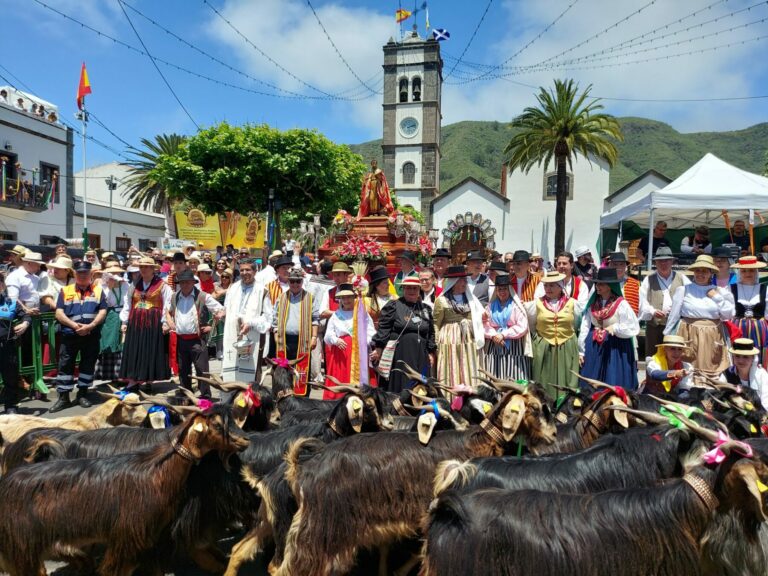 Más de 20,000 personas celebran la Romería de San Marcos en Tegueste