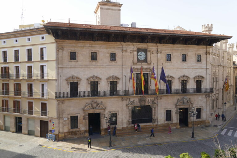 Nuevo contrato para el Servicio Municipal de Educación de Adultos en Palma