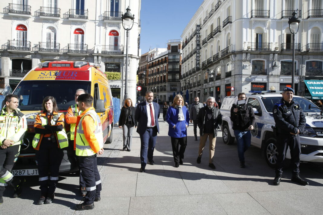 Sanz y Segura en la visita al dispositivo de Seguridad y Emergencias de Semana Santa