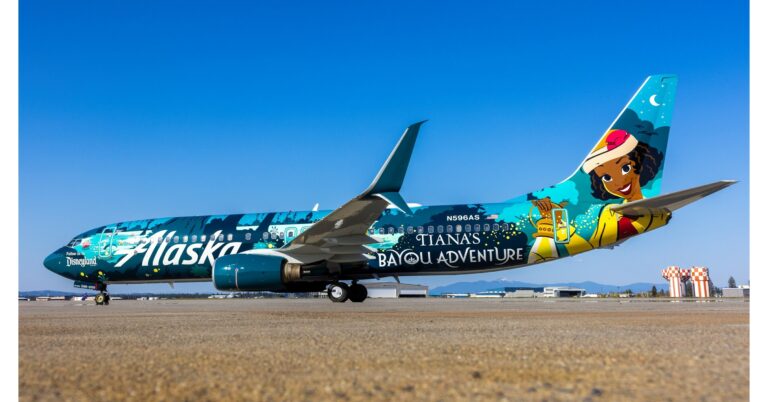 Descubre el nuevo avión de Alaska Airlines inspirado en Tiana de Disney