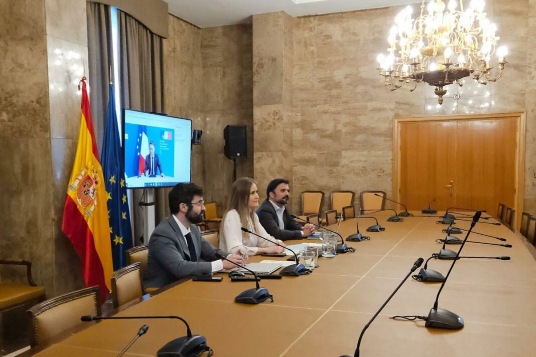 La ministra en la reunión